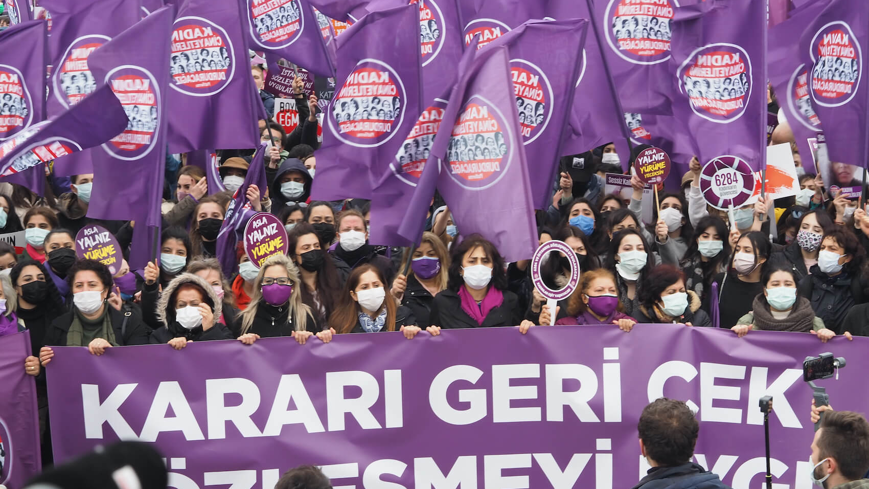 Women protest the decision taken by Turkish President Recep Tayyip Erdogan to withdraw the country from the Istanbul Convention in Kadıkoy/Istanbul, Turkey on March 20, 2021. Photo: Gokce Atik.