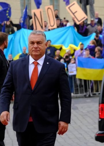 Viktor Orban, Hungary's prime minister arrives to attend in an informal meeting of Heads of State or Government in Prague, Czechia on October 7, 2022. Photo: Alexandros Michailidis.
