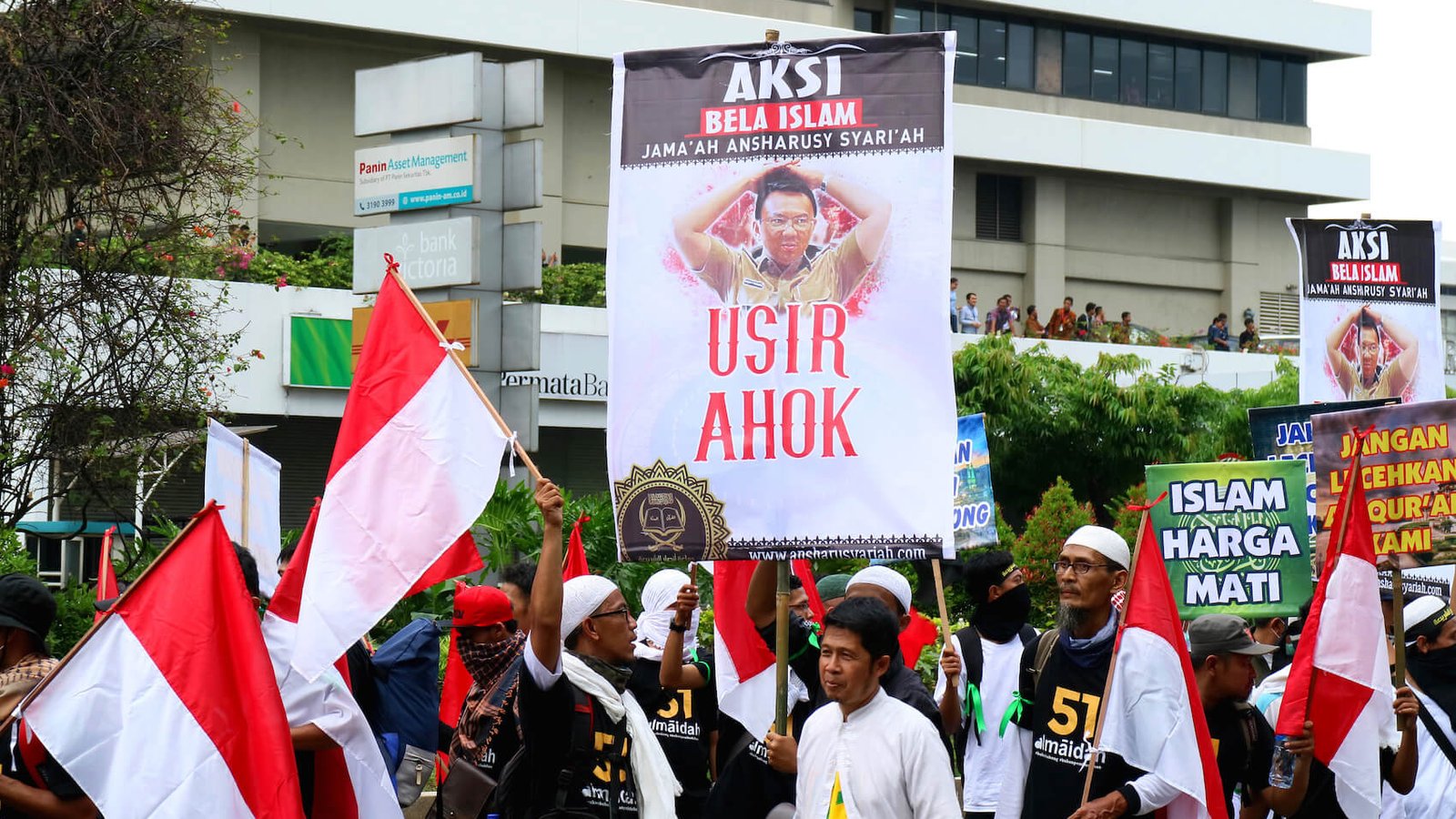 More than 200,000 Muslim protesters descended on Jakarta to demand the governor of Jakarta, Basuki Tjahaja Purnama or Ahok, be arrested for insulting Islam on November 4, 2016. Photo: Shutterstock.