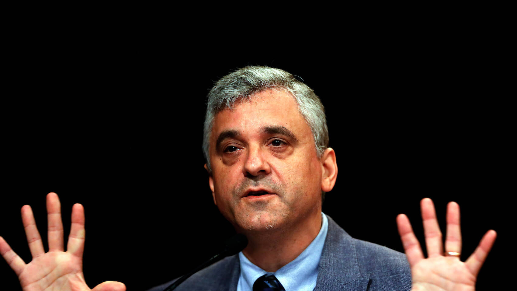 Steven Levitsky during a debate about the death of democracies in São Paulo, Brazil on August 9, 2018. Photo: Marcelo Chello.