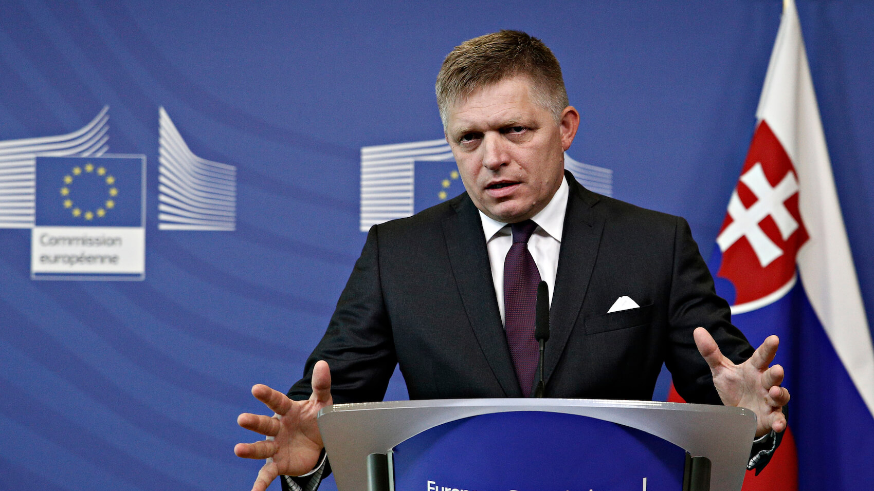 Slovak Prime Minister Robert Fico and EU Commission President Jean-Claude Juncker hold a press conference after their meeting at the EU Commission headquarters in Brussels, Belgium on July 27, 2017. Photo: Alexandros Michailidis.