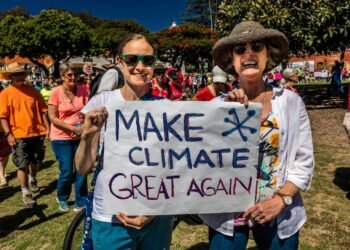 Protesters demonstrate on Earth Day against President Trump’s environmental policies in Ventura, California, on April 29, 2017. Photo: Joe Sohm.