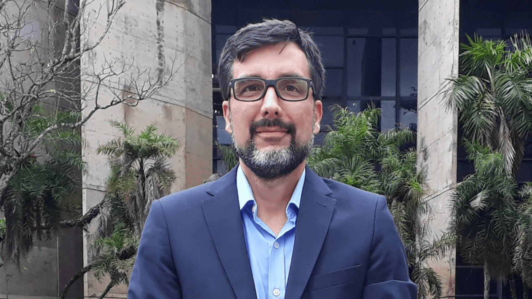 Dr. André Borges is an Associate Professor of Political Science at the University of Brasília.