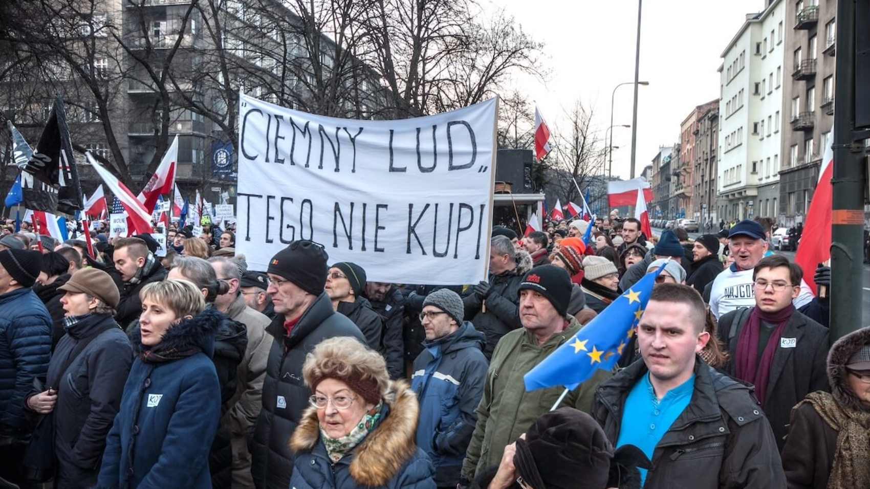 Demonstration organized by KOD in Kraków, Poland, on January 9, 2016, in defense of free media and democracy against the PiS government. Photo: Krzysztof Nahlik.