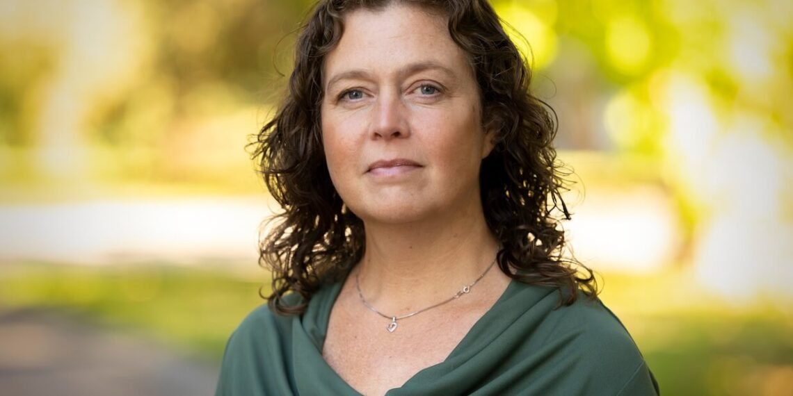 Professor Elin Bjarnegård.