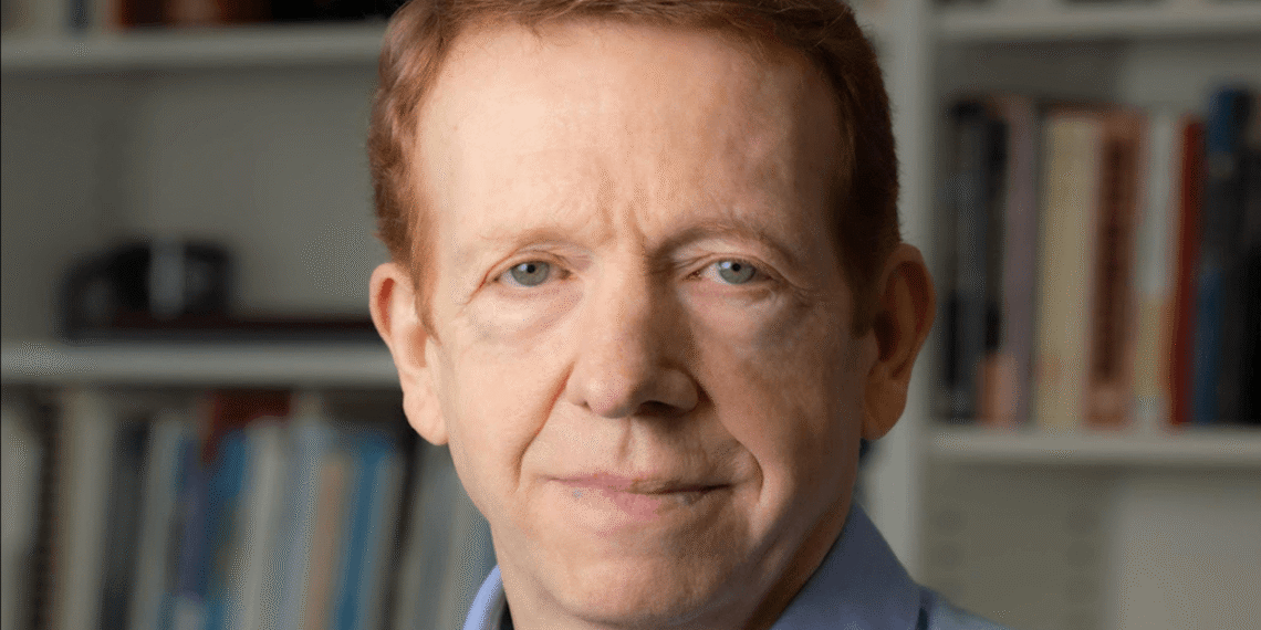 Dr. Thomas Carothers.