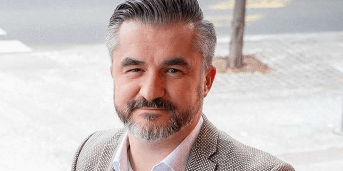 Professor Tomaž Deželan.