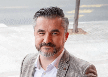 Professor Tomaž Deželan.