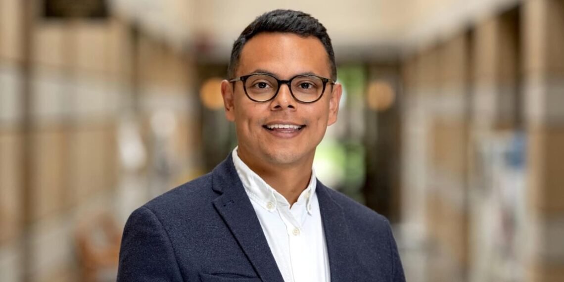 Dr. Javier Sandoval