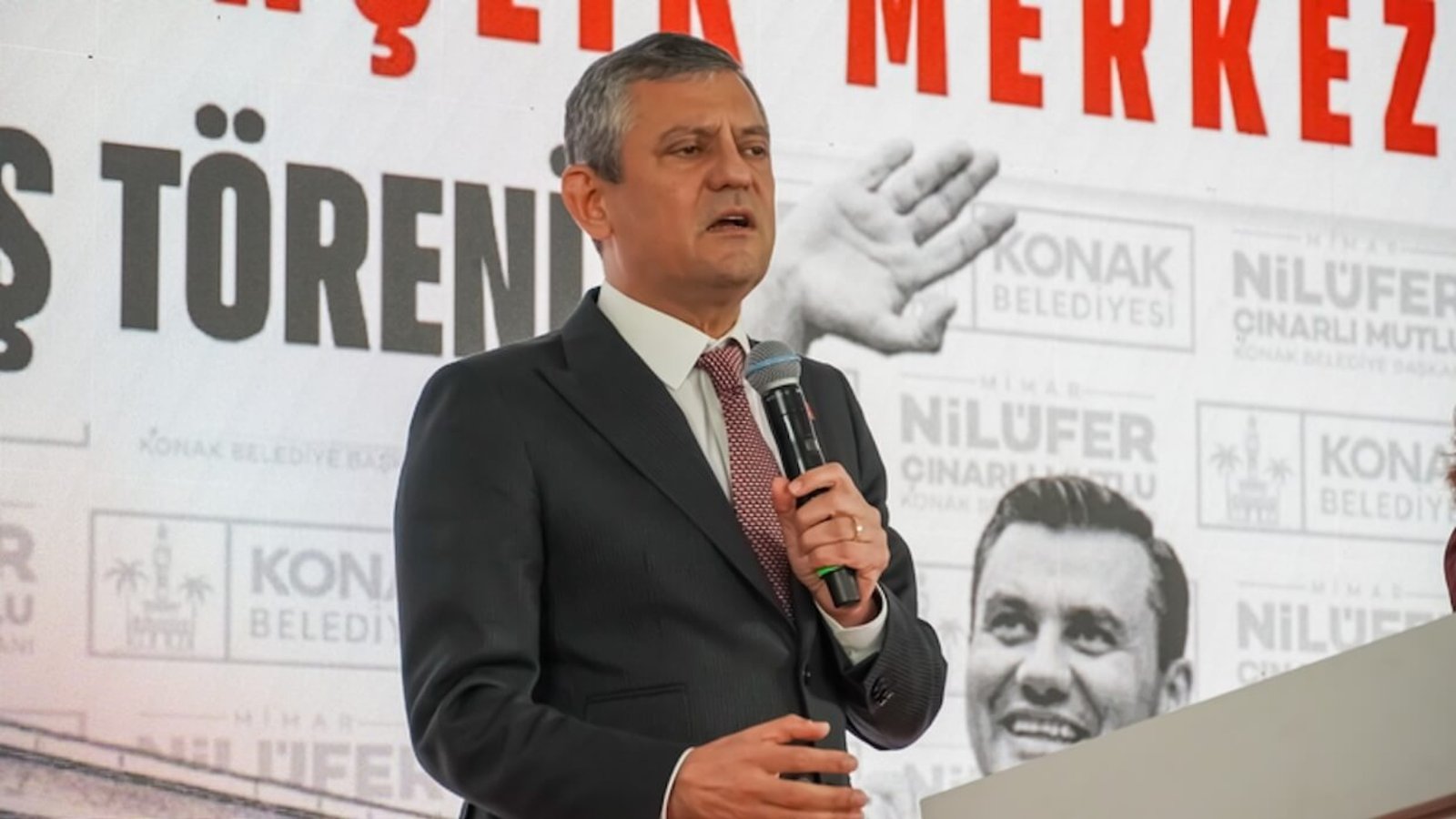 Özgür Özel, leader of Turkey’s main opposition CHP and a recent target of political judicial intervention, attends the inauguration of a cultural center named after the late Manisa Metropolitan Mayor Ferdi Zeyrek. Photo: Idil Toffolo / Dreamstime.