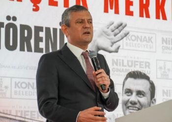 Özgür Özel, leader of Turkey’s main opposition CHP and a recent target of political judicial intervention, attends the inauguration of a cultural center named after the late Manisa Metropolitan Mayor Ferdi Zeyrek. Photo: Idil Toffolo / Dreamstime.