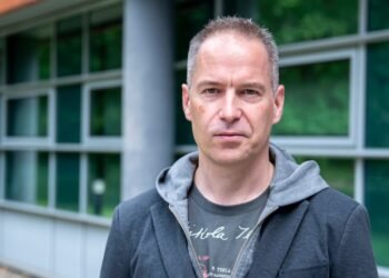 Péter Krekó is an Associate Professor at the Department of Social Psychology; the Research Laboratory for Disinformation & Artificial Intelligence at Eötvös Loránd University.