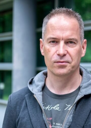 P&eacute;ter Krek&oacute; is an Associate Professor at the Department of Social Psychology; the Research Laboratory for Disinformation & Artificial Intelligence at E&ouml;tv&ouml;s Lor&aacute;nd University.