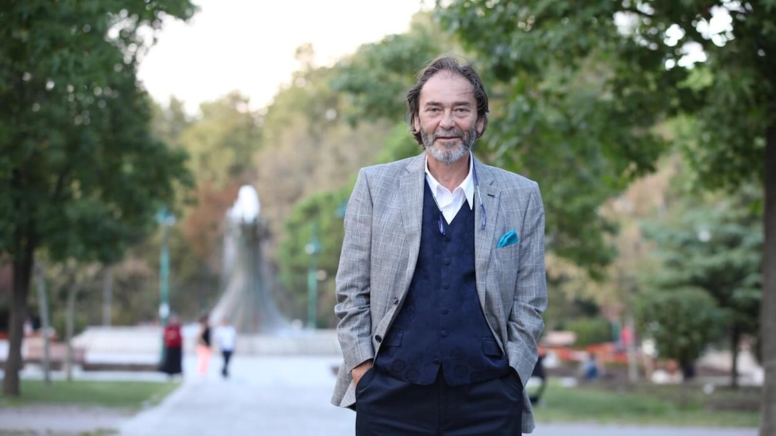 Professor Cengiz Aktar.