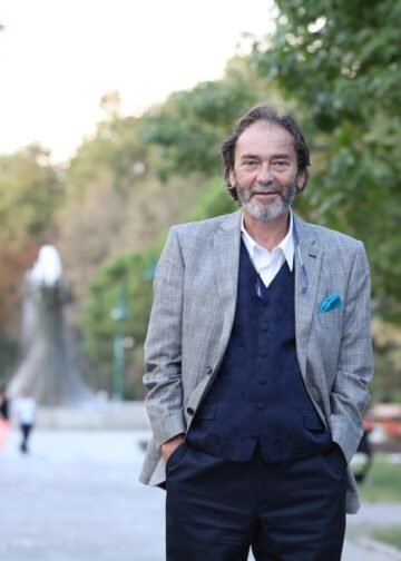 Professor Cengiz Aktar.