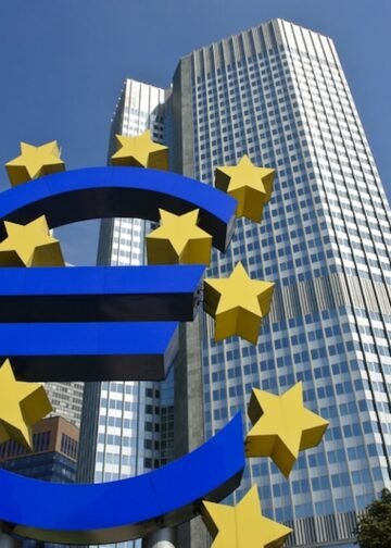 The iconic euro (€) sculpture.
