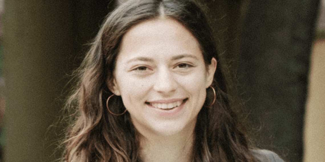 Dr. Hanna Folsz.