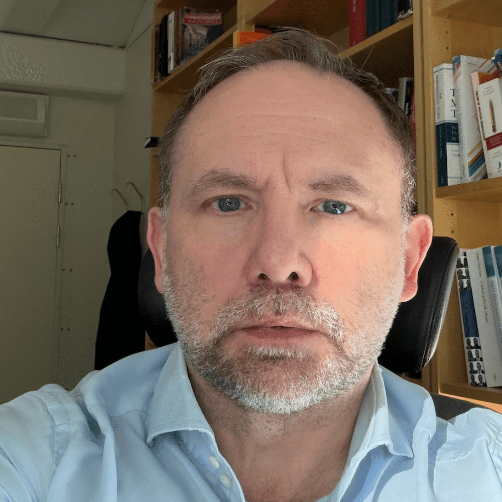 Associate Professor Karl Loxbo.