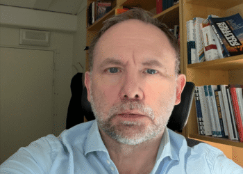 Associate Professor Karl Loxbo.