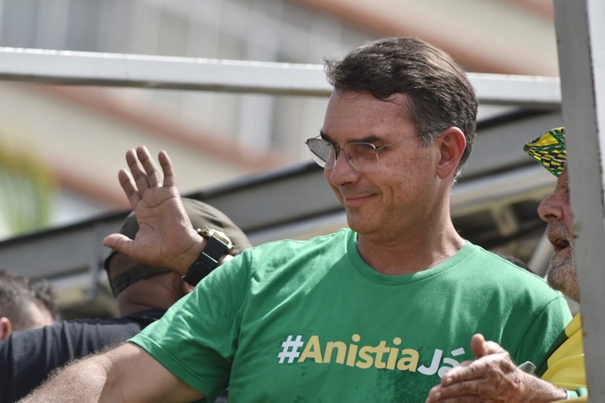 Flávio Bolsonaro.