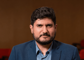 Associate Professor Guilherme Casarões.