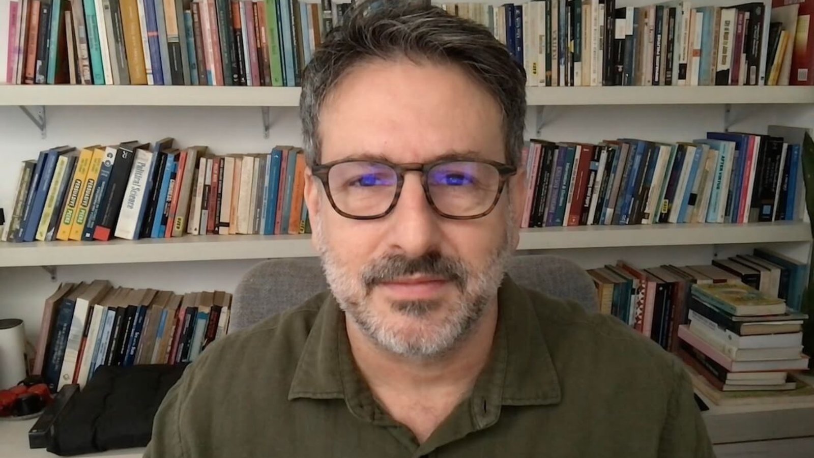 Professor Lucio Rennó.