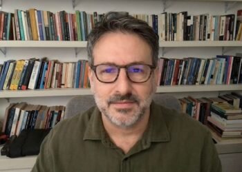 Professor Lucio Rennó.
