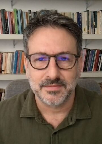 Professor Lucio Renn&oacute;.